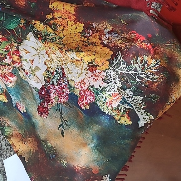 This Beautiful Red Coat Is Made Of Cashmere. scarf included - Picture 8 of 8